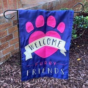🐾WELCOME FURRY FRIENDS Garden or Wall Flag, NWT